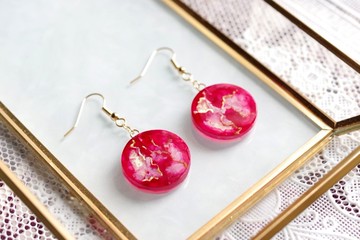 樹脂藝術 圓形耳環・紅月