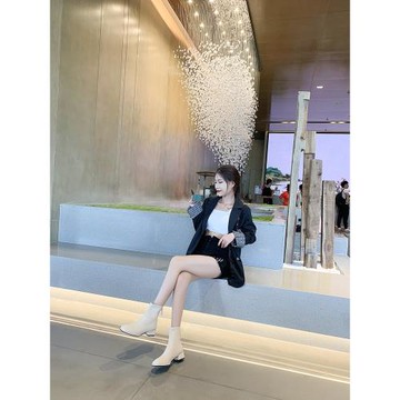 白色小短靴女春秋單靴粗跟方頭馬丁靴2025夏薄款中跟瘦瘦彈力靴子