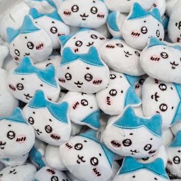 優品精選✨毛絨胸針吉伊小八烏薩奇公仔可愛裝飾飾品包包jk衣服徽章卡通別針