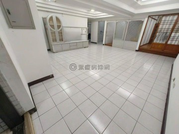 漢民國小精華地段採光大6房3套房兩戶打通+平面車位｜高雄市小港區永順街