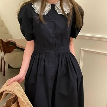 2022夏季新款女冷淡風氣質高級感法式赫本收腰娃娃領黑色連衣裙子