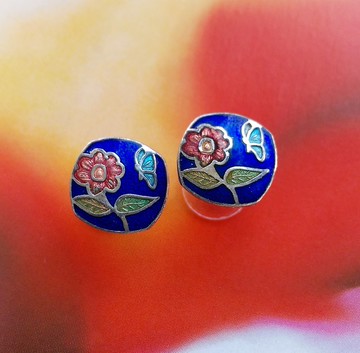 【西洋古董飾品 】早期台灣製 景泰藍-小巧 藍底 小花卉 針式耳環