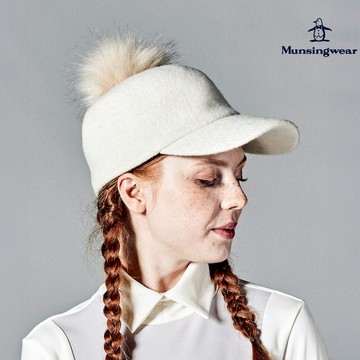 【Munsingwear 企鵝】女款白色氣質優雅網紅必備暖暖毛球帽 MLSJ0C04