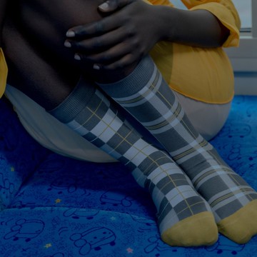 MC003 Lava Grey 熔岩灰不對稱格紋芥末黃點綴設計襪