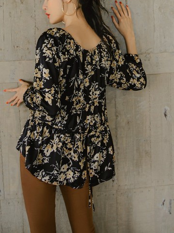 短版滿版印花後開衩收腰綁帶上衣