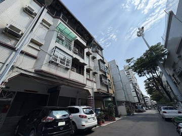 百立建設｜中正高工正後方8米路可停車四樓精緻透店｜高雄市前鎮區粵江街