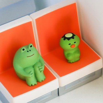 日本 Decole concombre 抱膝坐公仔 - 小河童