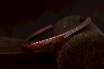 經典目眼 銅燒紅手環 Eye Cuff Brunt Copper