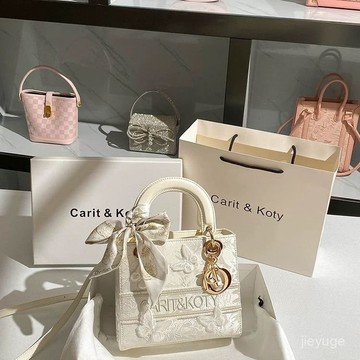 臺灣出貨⚡Carit Koty新中式國風重工刺繡戴妃包包2025春季新款通懃手提包 C0LJ