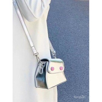 新款熱賣迷你包包女夏2023新款時尚粉色扭扭包高級質感小衆設計單肩斜挎包 HIUR