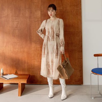 OB嚴選中大尺碼-不易皺筆刷印花收腰綁帶長洋裝《DA9424》