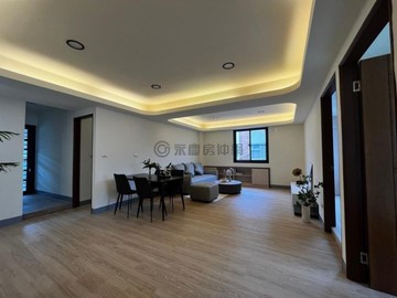 ⭐草衙-小港機場⭐國際花卉⭐翻新邊間採光三房美寓｜高雄市小港區崇明街