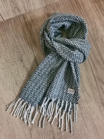 Handwoven by Carina | 手織牦牛絨羊毛圍巾