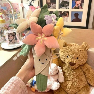 ✨臺灣出貨✨毛絨玩具花束520生日禮物手捧花禮物公仔畢業情人節趣味玩偶