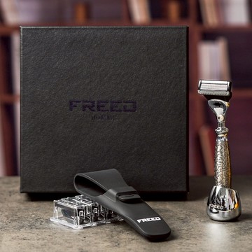 【FREED】尊爵四件組五刀式刮鬍刀禮盒 -蝕刻雕花鍍鎳 客製化 刻字 送禮 生日 男生 禮物推薦 聖誕節 交換禮物