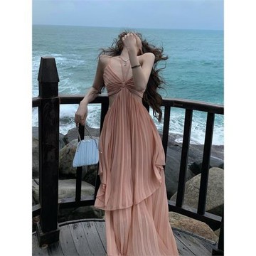 法式性感純欲風不規則露腰顯瘦吊帶連衣裙女三亞海邊度假拍照長裙
