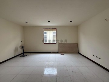 ⭐立新學區臨路車庫透天全新整修立即可住｜台中市大里區合信街