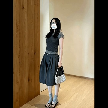 疊穿波點吊帶+正肩T恤女+花苞褲子三件套 抽繩短褲女 日系女裝 設計感時髦洋氣灰色上衣 灰色短袖 短版上衣 灰色五分褲