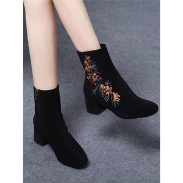 老北京布鞋女民族風新款短靴加絨復古繡花鞋媽媽粗跟單靴磨砂女鞋