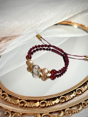 一抹硃砂編織款水晶手鍊 - 18K金醫療鋼/紅幽靈/太陽石/紅石榴石