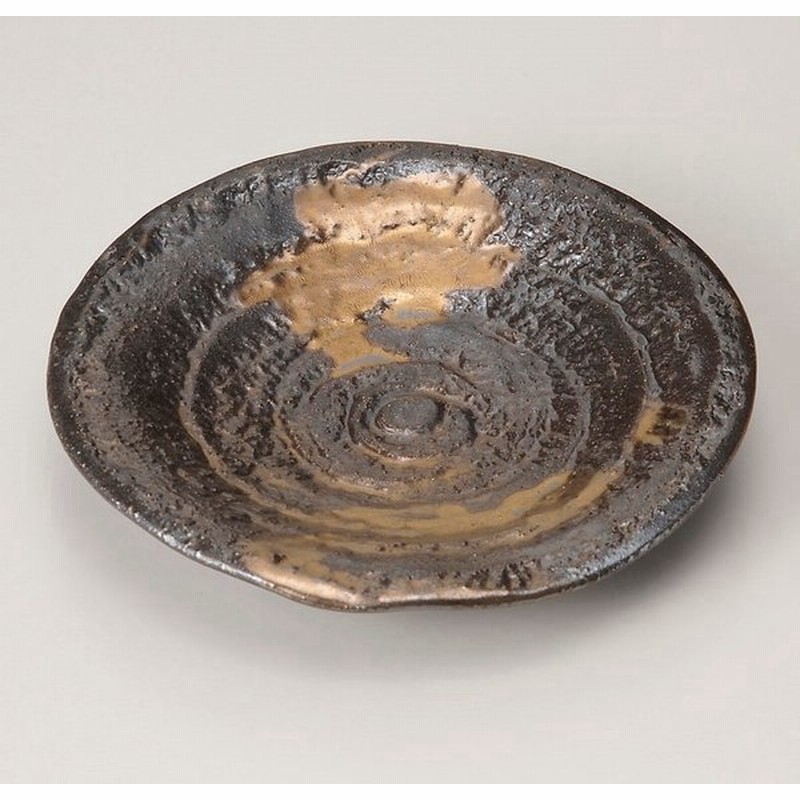 お皿 プレート おしゃれ 丸皿 黒金 三つ足 16 5cm 取り皿 盛皿 食器 陶器 中皿 通販 Lineポイント最大0 5 Get Lineショッピング