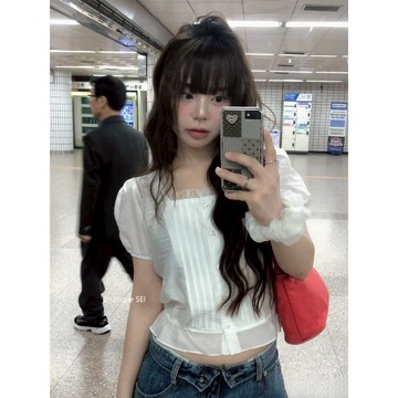 𝙃𝐞𝐲𝐦𝐚𝐧𝐲｜收腰設計超顯瘦.ᐟ.ᐟ漂亮加倍🧚‍♀️小公主方領壓摺排扣上衣（4色）方領上衣 壓摺上衣 排扣上衣 顯瘦