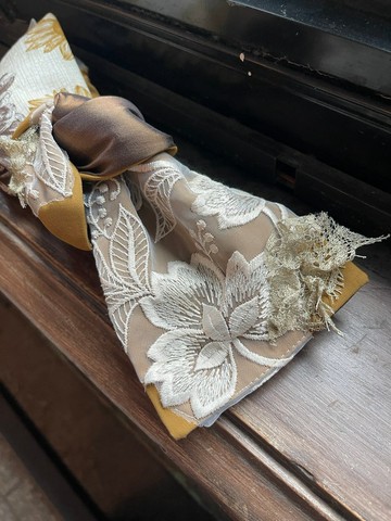 咖啡花蕾絲拼接 鬆緊寬髮帶