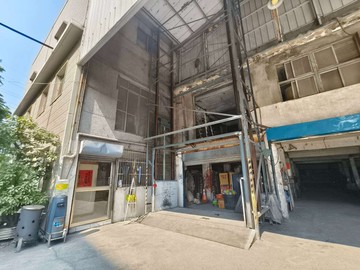 五股市區正臨15米路~大面寬乙工地送廠房｜新北市五股區四維路