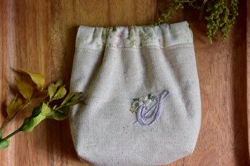 幸福四葉草字母8.5CM彈片口金包 S