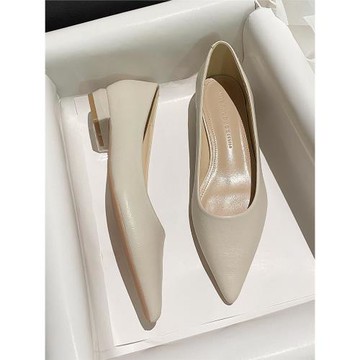 米白色尖頭高跟鞋女2025年春秋新款平跟軟皮百搭氣質法式粗跟單鞋