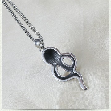 【巴黎精品】現貨+預購 鈦鋼項鍊鈦鋼吊墜-眼鏡蛇美式街頭男飾品v1ak32