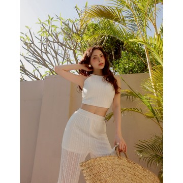 AIR SPACE LADY 蕾絲織紋削肩無袖上衣(附胸墊)(黑/白) 女裝 現貨