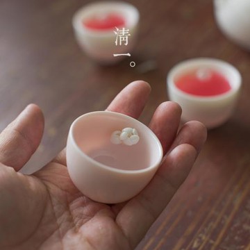 清一|少女心粉色品茗杯子 果酒花酒杯家用陶瓷功夫捏花小仙女茶杯