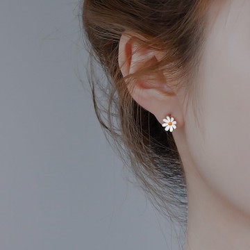 925純銀小雛菊耳釘女秋冬款年新款潮小眾耳墜花朵高級感耳環