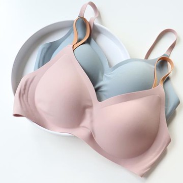 乳膠無鋼圈加厚不空杯光面文胸