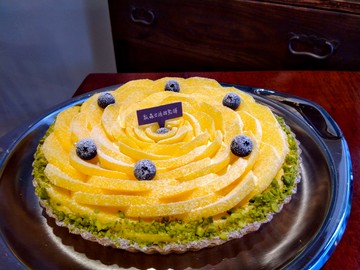 芒果乳酪塔 8吋 水果塔【瓢蟲女孩甜點舖】宅配過程水果可能會位移或掉落，無法接受請勿下單