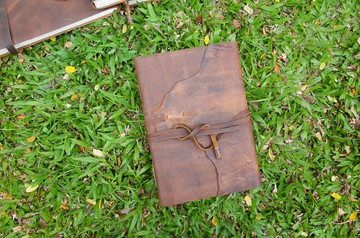 【珍藏版】線裝皮革手工書。水彩本。繪圖本。 N055