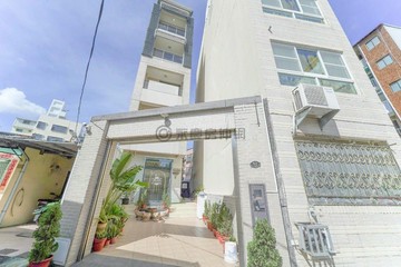 ★近文化中心│雙捷運輕屋齡店住辦獨棟電梯三車豪墅★｜高雄市苓雅區河北路