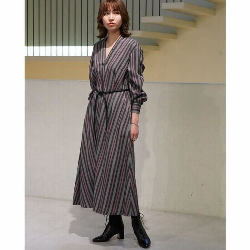 Tomorrowland トゥモローランド レーヨンシルクストライプ Vネックワンピース 通販 Lineポイント最大0 5 Get Lineショッピング