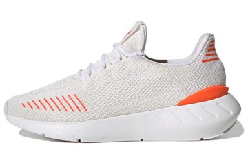 WMNS SWIFT RUN 22 WHITE IMPACT ORANGE