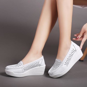 護士鞋女鏤空夏季2023新款白色韓版厚底透氣防臭坡跟軟底防滑真皮