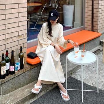 設計感小眾大刺繡側開叉連衣裙夏季新款寬松減齡遮肚中長款裙子女