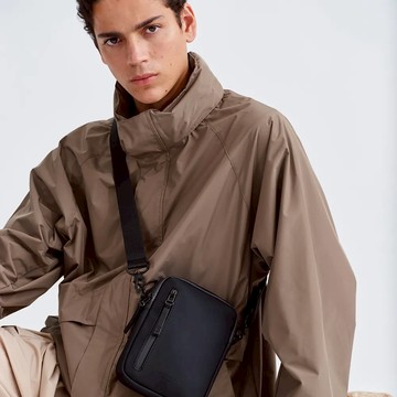Gaston Luga Dash Verti Crossbody 斜背包 - 經典黑