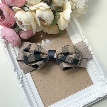 學院風格紋彈夾髮夾-咖啡色