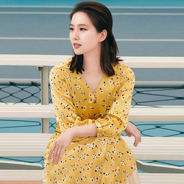 劉詩詩明星同款碎花連衣裙高端歐貨2021新款海邊度假顯膚白沙灘裙