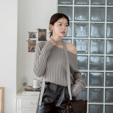直戳心扉~送繞脖！寬領坑條薄針織長袖上衣 ST8882822【現貨】