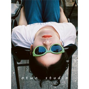 夏日多巴胺潮人綠色墨鏡女款2025新款嘻哈網紅防曬防紫外線太陽鏡