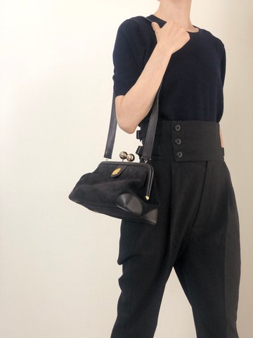 【VintageShop solo 日本直送中古包專賣店】CELINE 賽琳 黑色凱旋門標誌麂皮 復古口金包 vintage vxya2a