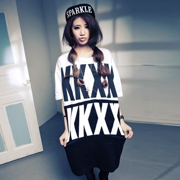 古著 黑白雙拼色英文字母XXXX寬鬆長版上衣