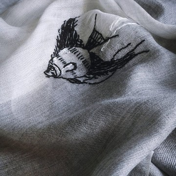 手工刺繡畫 超薄300支 全羊絨大圍巾 (神仙魚) 免費手繡英文字母